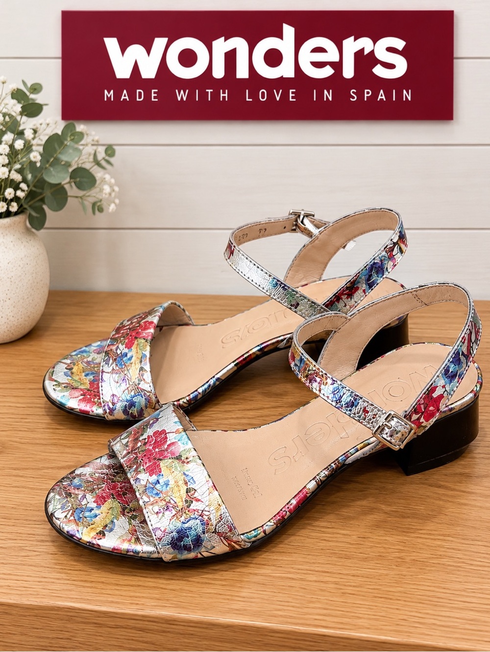 Wonders Floral Metallic Leather Sandals – Size 37